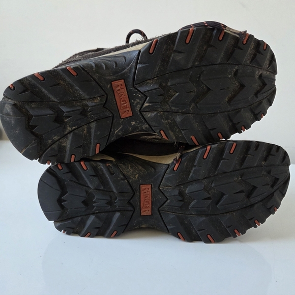 Boots - Picture 7 of 7